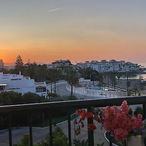https://linea-de-playa-puerto-banus.1costadelsol.com