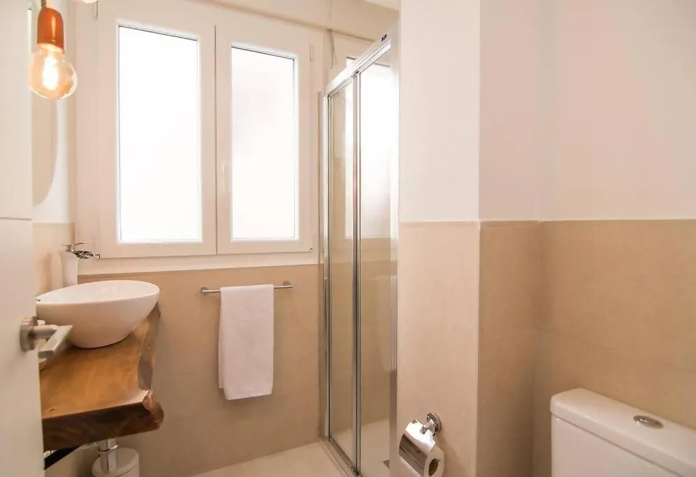 Amplio Y Moderno Apartamento En El Centro Granada